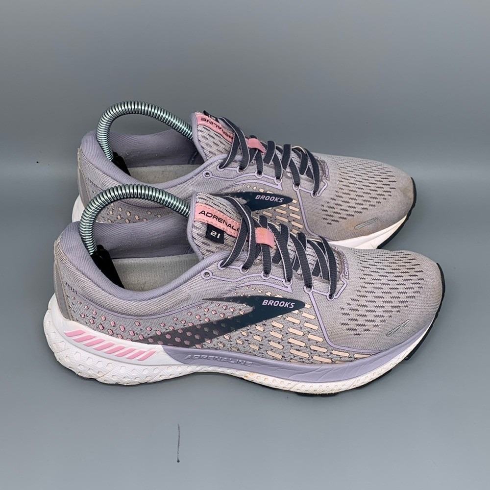 Brooks Adrenaline GTS 21 Purple Running Shoes 1203291B675 Women's Sz 8